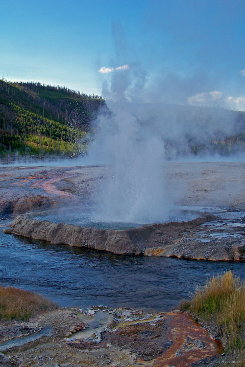 Cliff Geyser, Biscuit Geyser Basin, Yellowstone National Parkby riverwindphotography, 2015