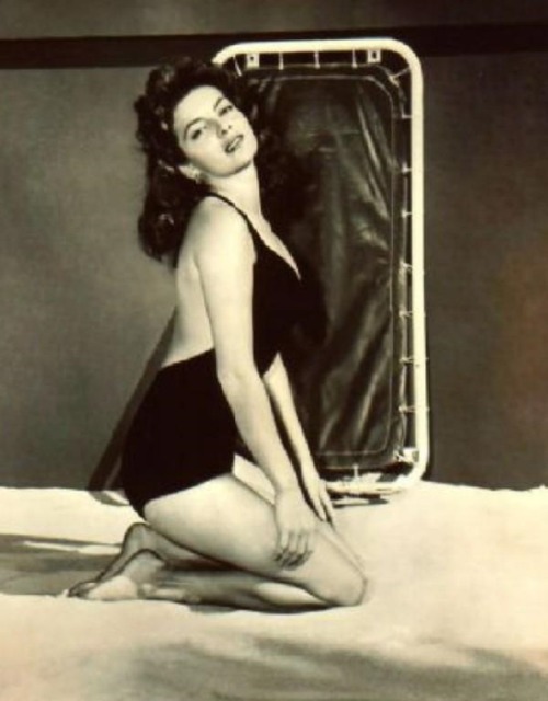 pinups-gogo:  Abbe Lane  pinup