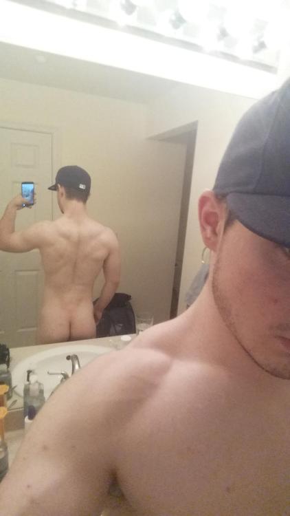 naked-straight-men: straightdudesexting: Straight athletic dude Naked straight man