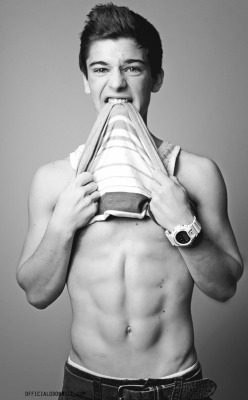 worldsmostbeautifulboys:  Sean Patrick O’Donnell (USA) Facebook Twitter Instagram Tumblr YouTube 