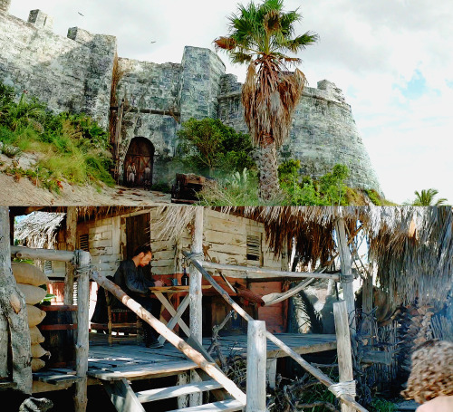 ellelans-graphics:Black Sails Appreciation Post - Nassau (part 1).