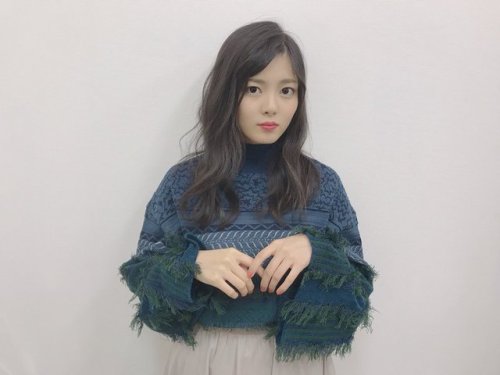 角ゆりあさんのツイート: カーテンの柄見てくれましたか？？？ 前髪ないの思いのほか好評で嬉しい #カーテンの柄 t.co/gjxxQ7pm5Z