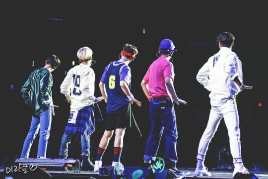 happy 9th anniversary! © miracle 🌙 do not modify.