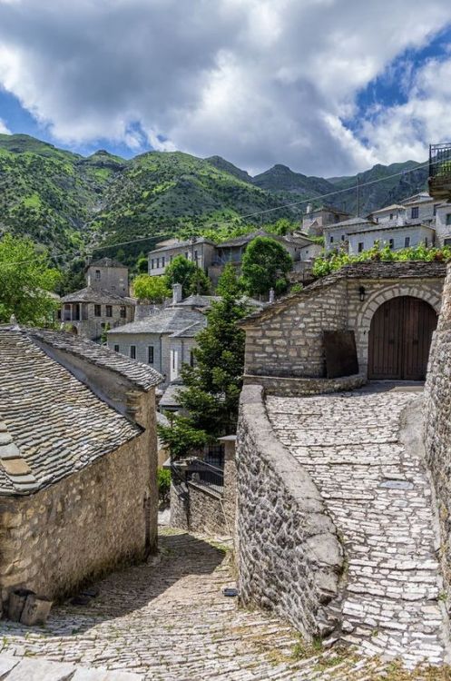 Syrrako village, Ioannina. The experienced craftsmen of the village not only built these stone build