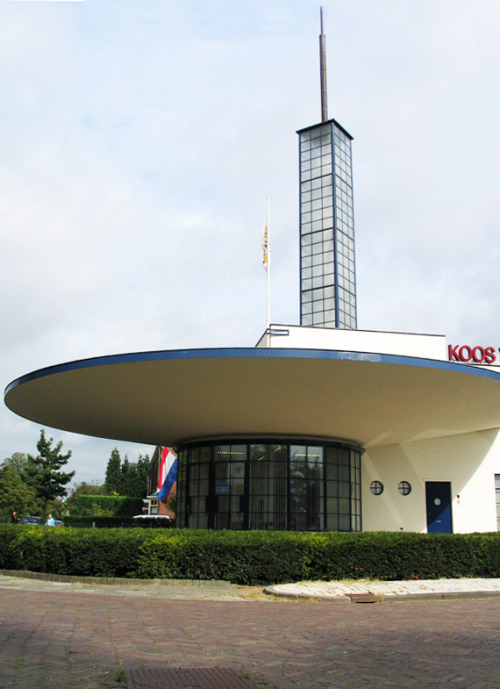 B.J. Meerman &amp; Johan van der Pijll, Texaco gas station “Auto Palace”, 1936. Nijmegen, Netherland