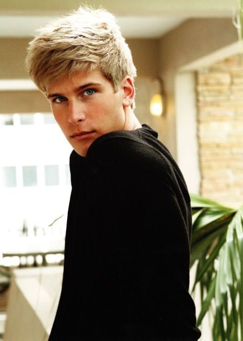 handsomeandblonde:  Christopher Blom