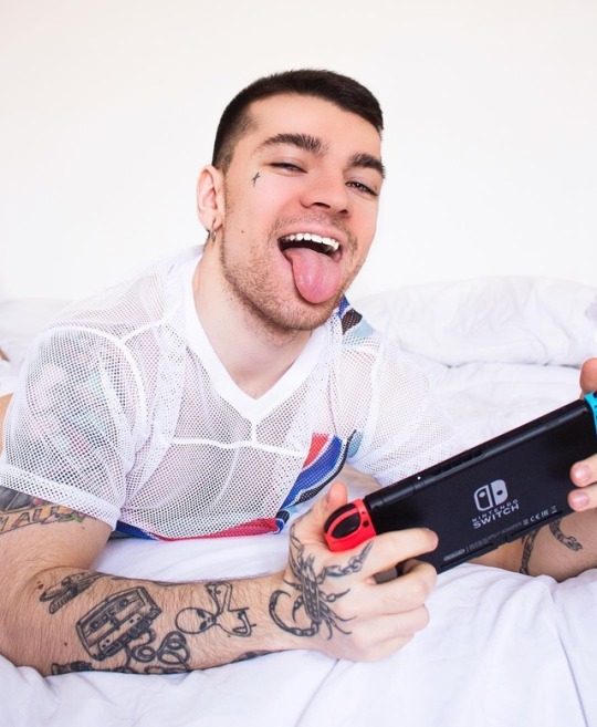 thedarkhallow:  Freddy being cute