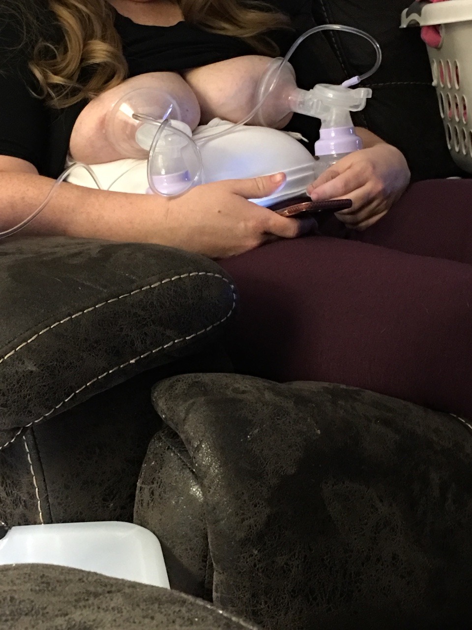 rileyshot:  its-g-lover:mmmm Pump those Mormon boobs