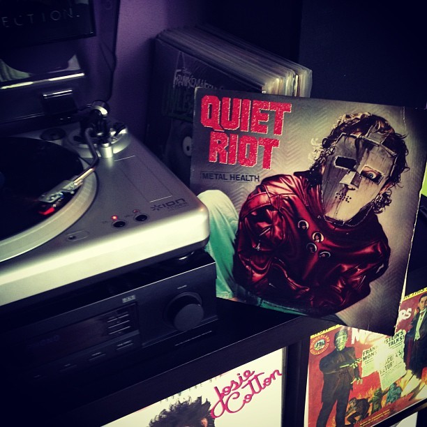 justcoolrecords:  It’s burgers-n-beer night here so I thought this was fitting..