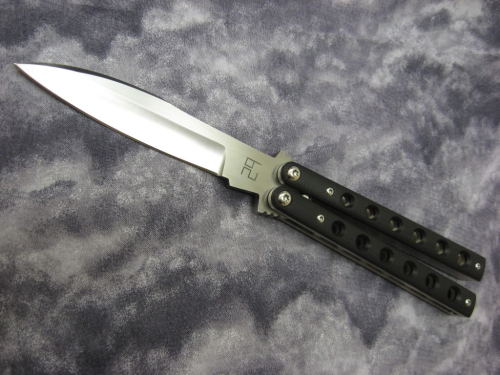 knifepics:  Balisong (Butterfly Knife)