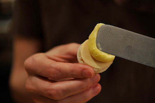 foodffs:  Meyer Lemon Macarons Really nice recipes. Every hour.