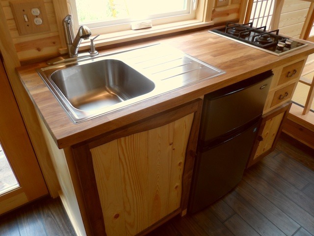 smallandtinyhomeideas:Tiny Tea House |  Oregon Cottage Company + Todd Miller deep