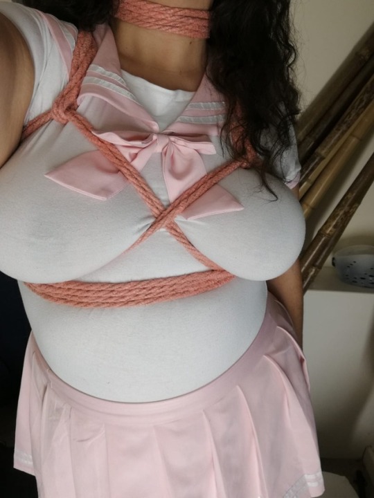 vert-climber:  It’s either sobbing over the sad demise of tumblr or ropelab some cute harnesses with @setmefreex