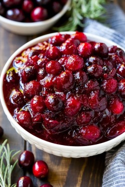 foodffs:  This homemade cranberry sauce is a 6 ingredient recipe that’s made with fresh cranberries, sugar and a hint of spice. Homemade cranberry sauce tastes so much better than store bought, and it takes just minutes to makeFollow for recipesIs this