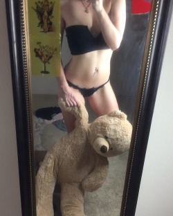 sexxmeeupp:  bby bear 🎀