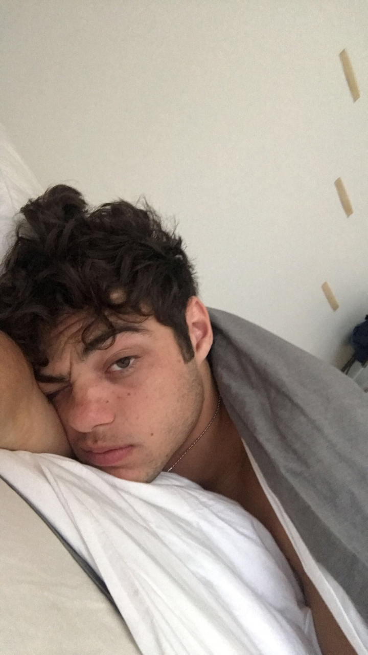 geekgayguy:Noah Centineo