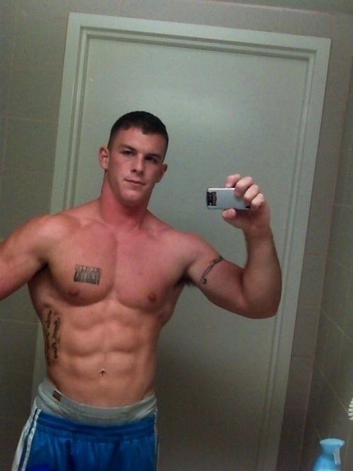 southernfratguy:  SouthernFratGuy • Me • InstaShowOffs