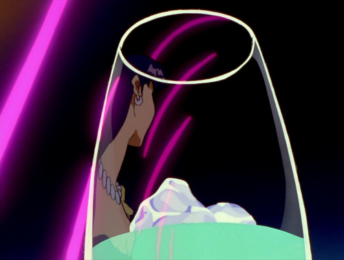 qmisato:Remember this weird cut? This is such a bizarre, unnatural perspective to emphasize what ini