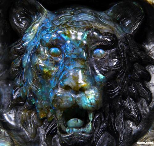 mineralists:  Beautiful Labradorite Crystal Lion Head!