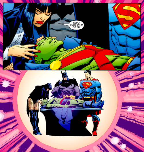 dailydccomics: team really do anything for each other at the expense of their own comfortJLA Classif