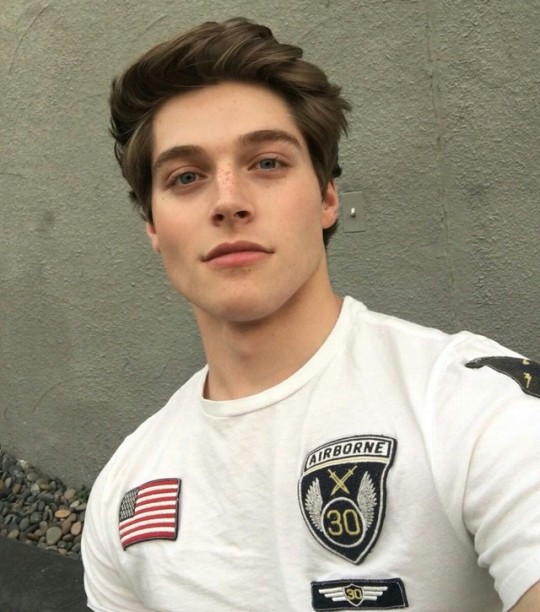 manculture:  Froy Gutierrez 