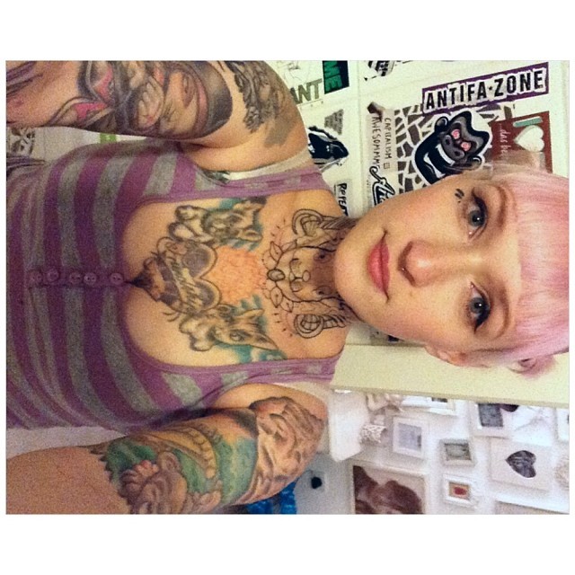 mel-riot:  Back from ladies night. That was nice. Thx girls 😊😘❤️ 
