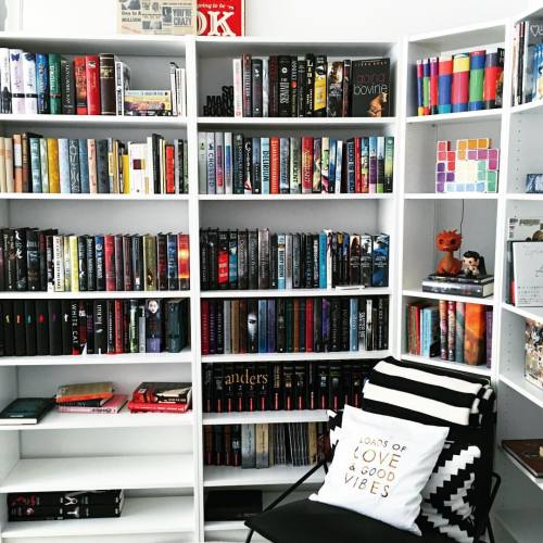 Everyday I’m reorganizing my books #instabooks #bookstagram #bookgasm #booklion #booknerd #boo