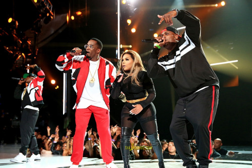 lil-kim-confessions:  wanna bumble with the bee, huh!?lil’ kim performs “all about the benjamins” with diddy at the 2015 BET awards [x].