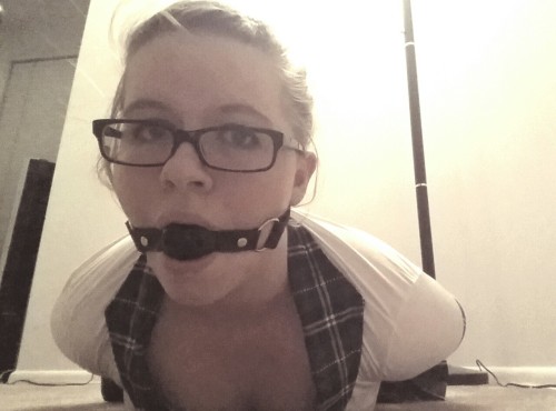 cuntsndcocks:  Tie me up, fuck me hardasslover8181