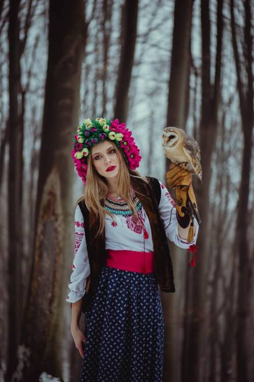 lamus-dworski:Slavic fusion in photoshoot by Polish photographer and stylist Ewelina Zych.