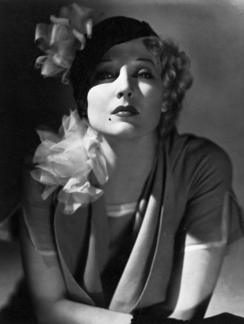steadypainterlover:   Thelma Todd   https://painted-face.com/