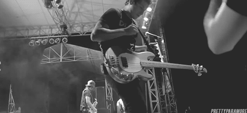 prettyparamore:  Jaime Preciado dancing to Bulls In The Bronx  
