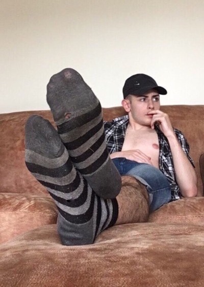 malesocks57:  ukscallyladz: 🇬🇧ukscallyladz🇬🇧 Twitter: ukscallies  So hot…