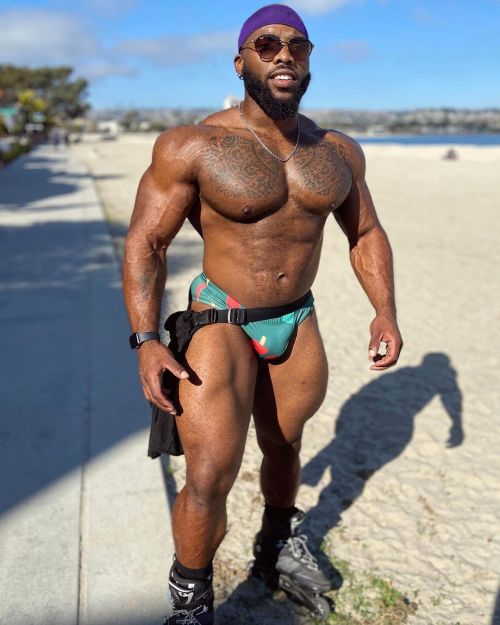 Black muscle nips and feet