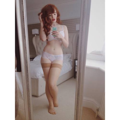 miss-deadly-red:  I very rarely wear lingerie adult photos
