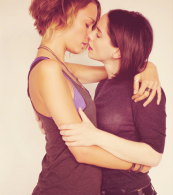 the-inspired-lesbian:  Love & Lesbians ♡