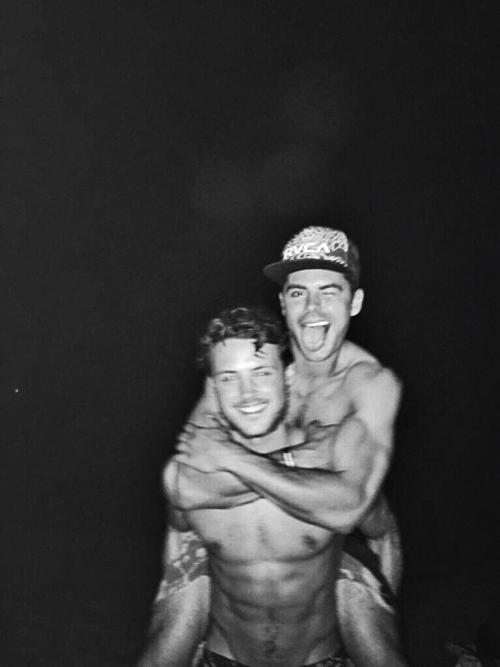 arabfag2-deactivated20150822: zacefron: #brothers 