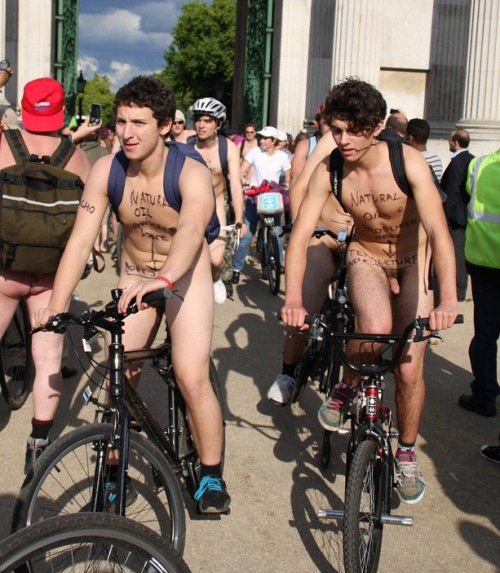 londonnakedbikeride: This is the last of the photos I’m going to upload of this group of lads 