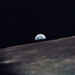 space-pics:  Apollo 10 View of the Earth