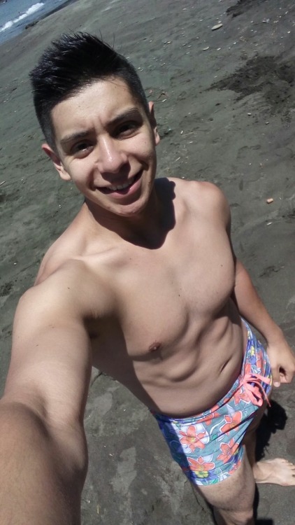 edw1w2:  Ufff que rico nene