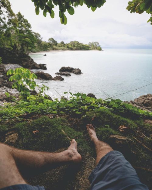 Empty beaches is one thing I can’t get enough of! @riseupsurfretreats#costarica #riseupsurfretreat