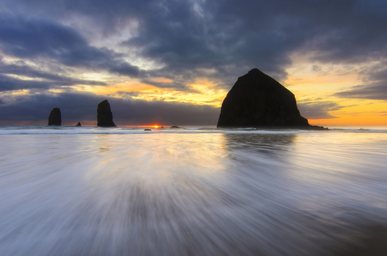 travelingcolors:  The Coast of Oregon (by Bill Ratcliffe) 