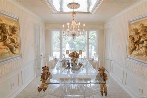 submission via @thechesirecass &hellip;.holy shit$550,000/3 br/1880 sq ftDetroit, MI“ Uniq