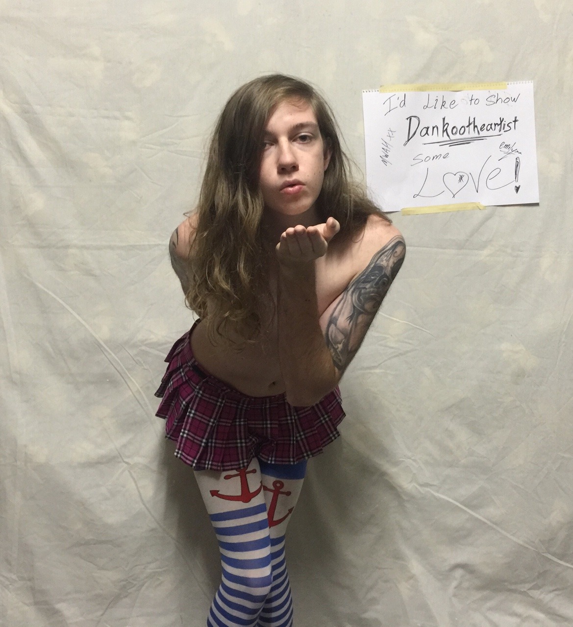 maxma666ot:&ldquo;I’d like to show dankootheartist some Love” and I really