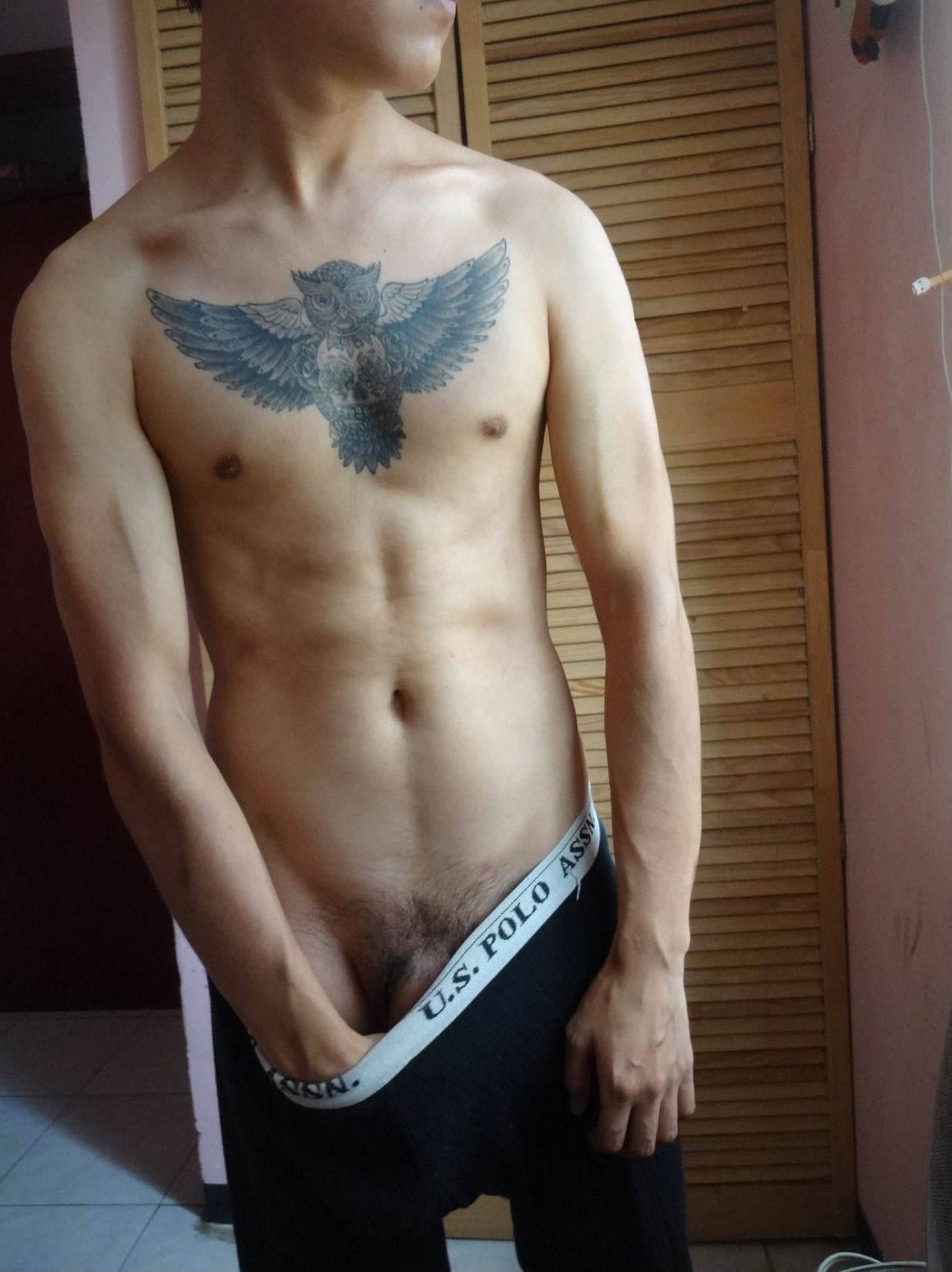 hornyclick:  this guy is a Tumblr god