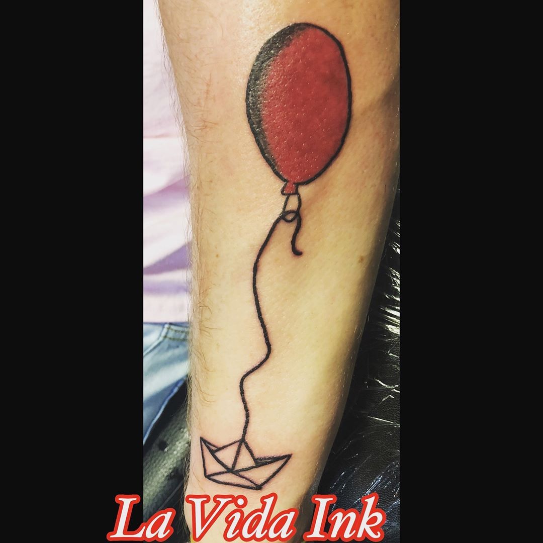 red #ballon #paper #boat #pennywise #It #tattoo #lavidaink...