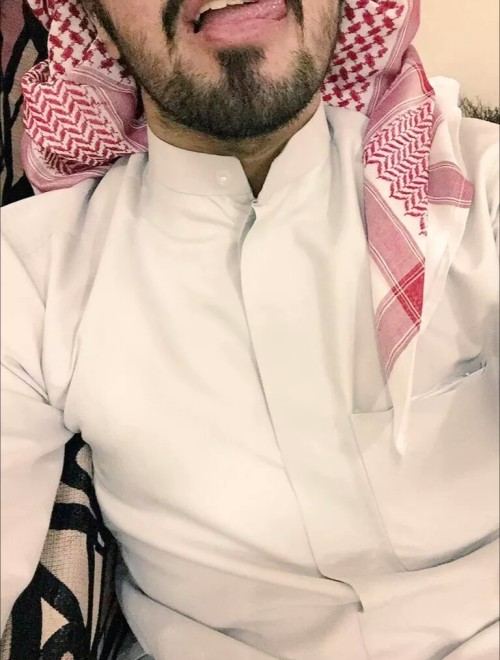 Porn Pics teamcut:  Hot Arabic guy (Saudi Arabia)