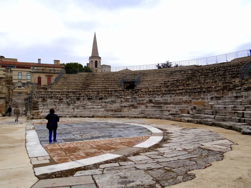 erilor:Ruins of the Roman theatre at Arles, France - still used for drama productions today1st Centu