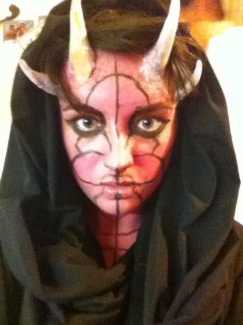 …. *resists*…… *resists*…. This picture….. *RESISTS*…. makes me….. *strangled gasp of effort…*  HORNY!  XD
