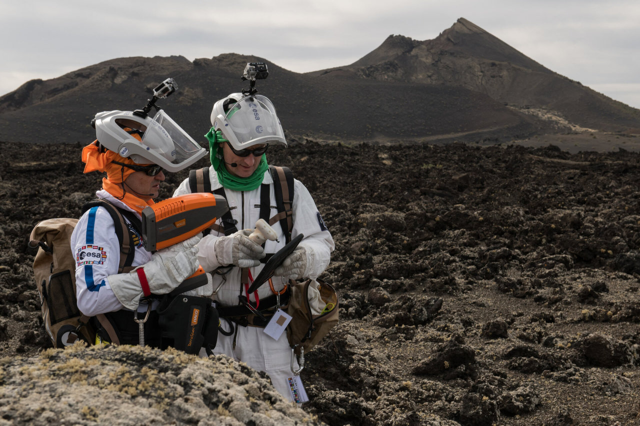 #ESA#volcanology#fieldwork#pxrf#fashion#people